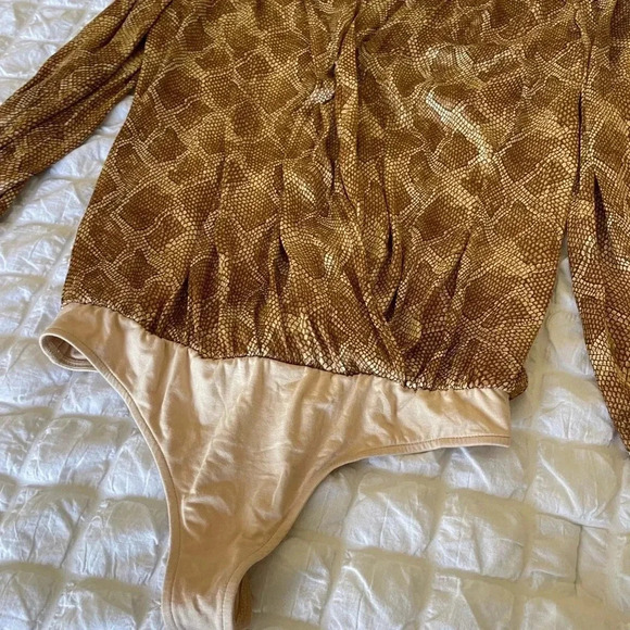 Paige Sevilla snake print bodysuit - Picture 9 of 13